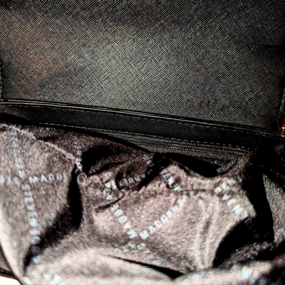 ✨NWT Steve Madden Black BMatty Crossbody Structured Hardbody w/Gold Chain Detail - Picture 13 of 13